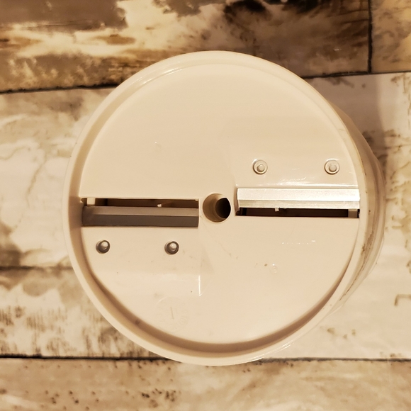 Pampered Chef Spiral and Slice #1136 Kitchen Tool Vegetable Fruit Spiralizer - Picture 3 of 8